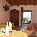 Paladino - E Couette-café Scilla