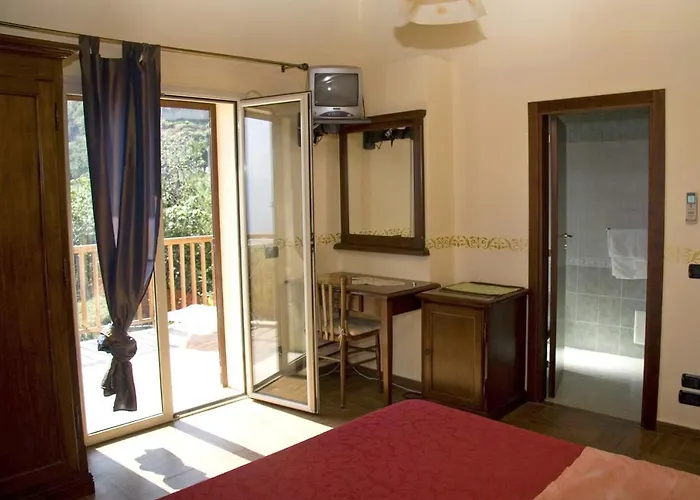 לינה וארוחת בוקר Paladino - E