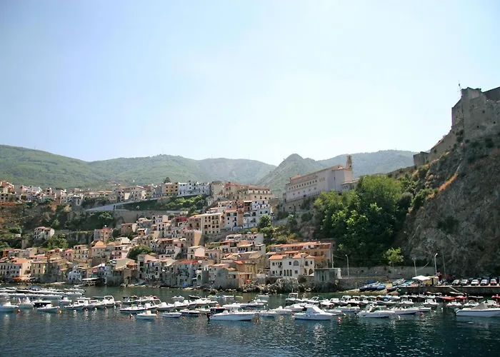 לינה וארוחת בוקר Paladino - E